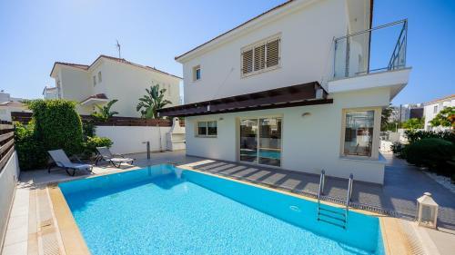 Rent Private Villa 015
