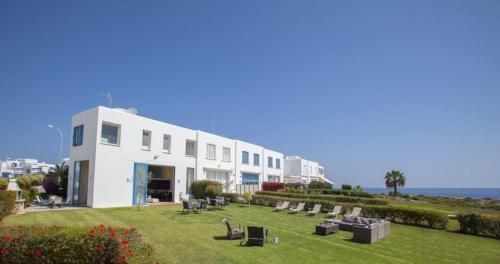 ?villa In A Fantastic Location On The Seafront? Protaras Villa 48
