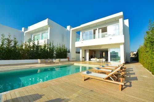 Villa Blue Waves Beachfront
