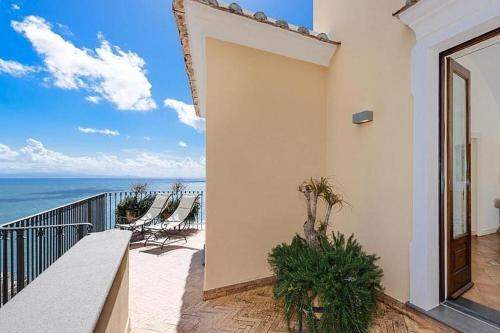 Amalfi Villa Sleeps 12 Pool Air Con Wifi