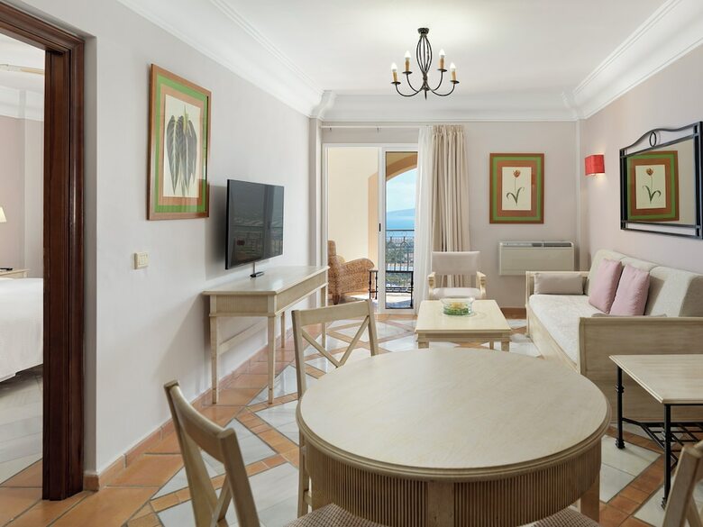 Hotel Las �guilas