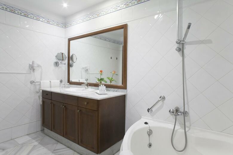 Hotel Las �guilas