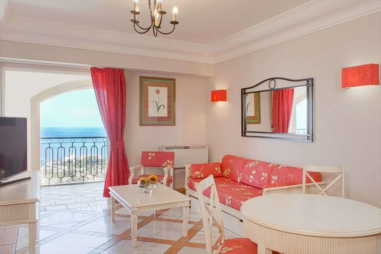 Hotel Las �guilas
