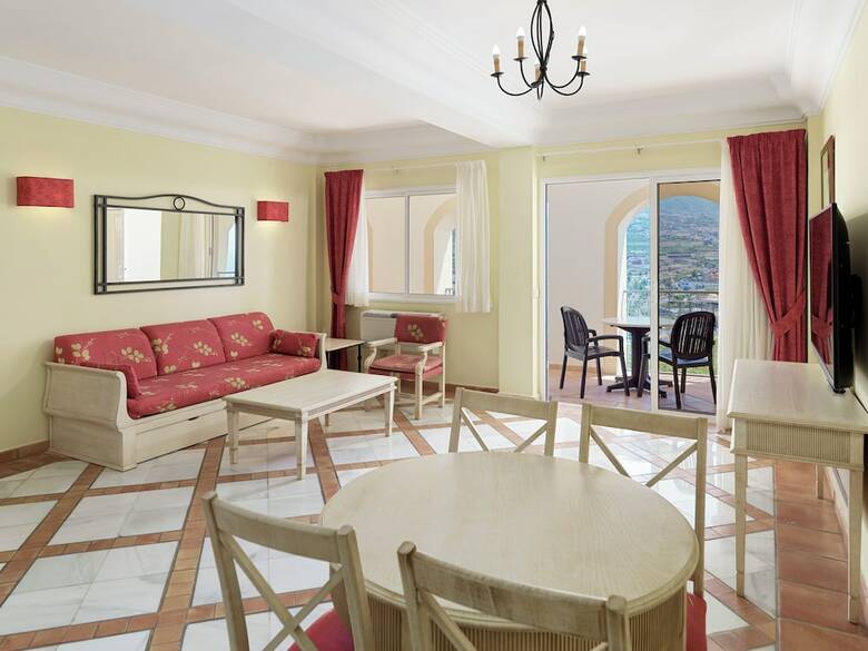 Hotel Las �guilas