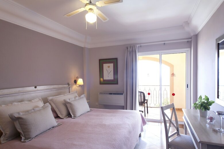 Hotel Las �guilas
