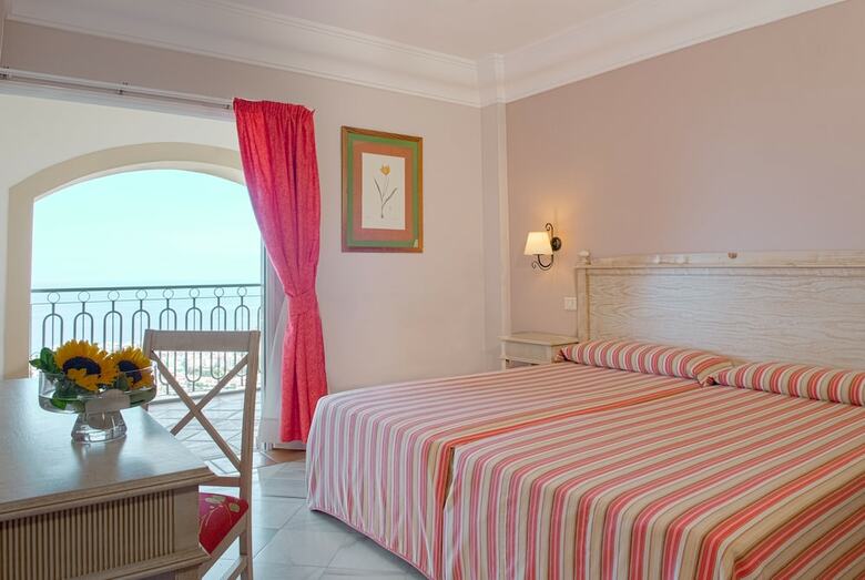 Hotel Las �guilas