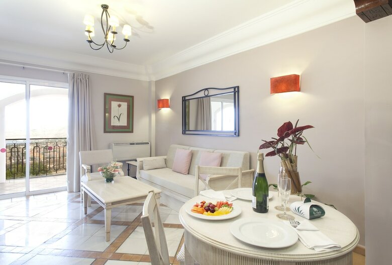 Hotel Las �guilas