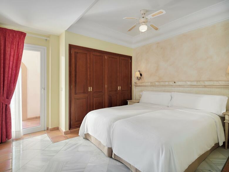 Hotel Las �guilas