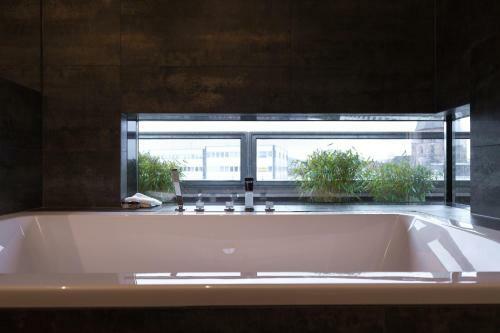 Saks Urban Design Hotel