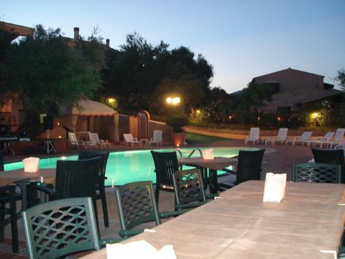 Aparthotel Li Troni