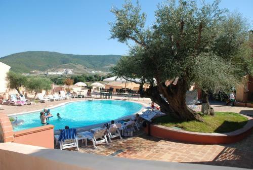 Aparthotel Li Troni