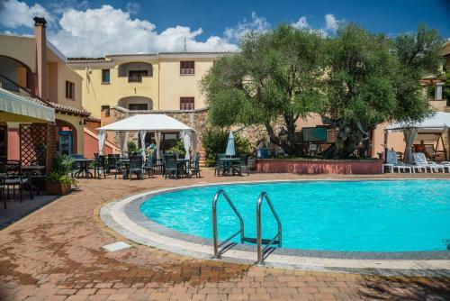 Aparthotel Li Troni