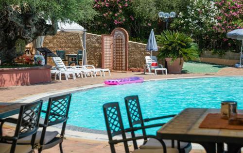 Aparthotel Li Troni