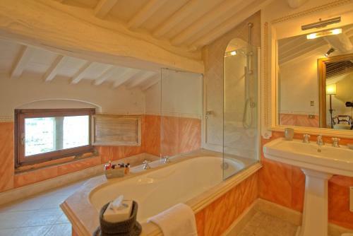 Campiglia Marittima Chateau Sleeps 20 Pool Air Con