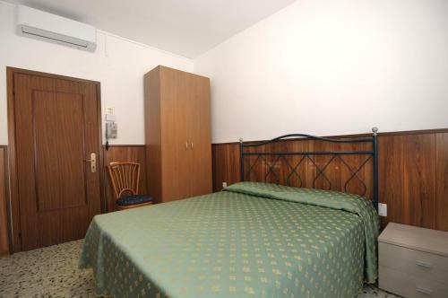 Hotel Venus Best Price