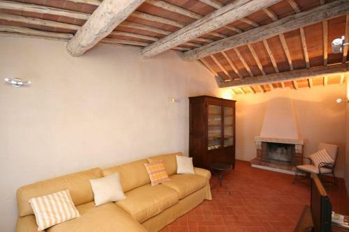 Castellina In Chianti Apartment Sleeps 6
