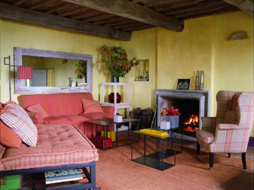 Castiglioncello Del Trinoro Villa Sleeps 10 Pool
