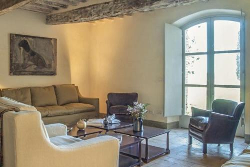Castiglioncello Del Trinoro Villa Sleeps 12 Pool