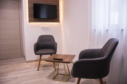 8room Hotel
