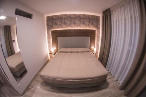 8room Hotel