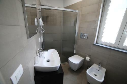 8room Hotel