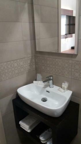 8room Hotel