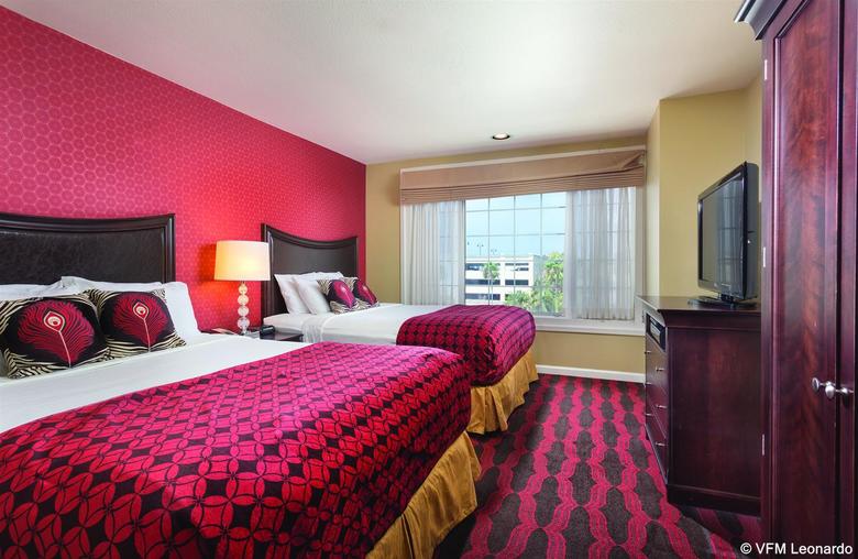 Hotel Peacock Suites Resort