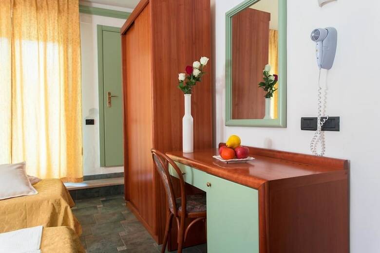 Hotel Zeus