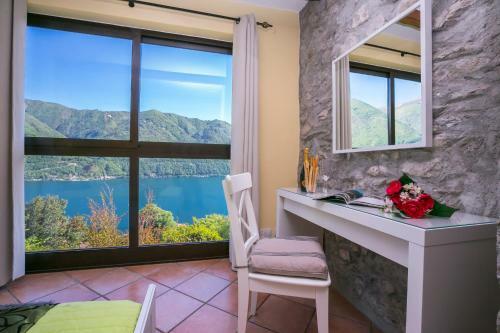 Cima Villa Sleeps 10 Pool