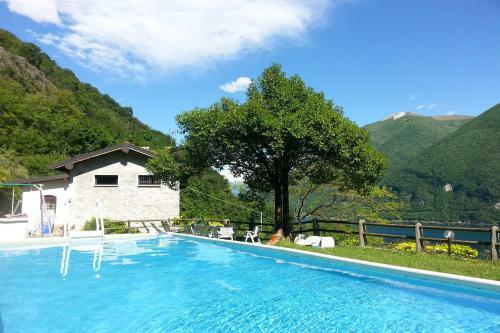 Cima Villa Sleeps 10 Pool