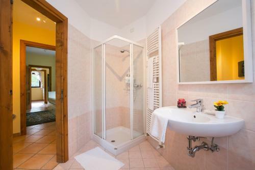 Cima Villa Sleeps 10 Pool