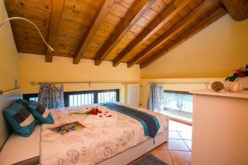 Cima Villa Sleeps 10 Pool