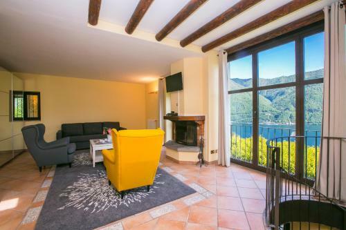 Cima Villa Sleeps 10 Pool