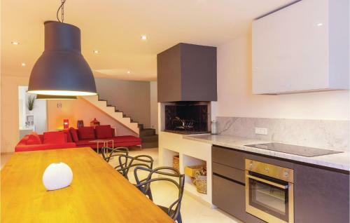 Four-bedroom Holiday Home In Camaiore -lu-