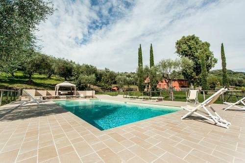Piano Di Conca Villa Sleeps 10 Pool Air Con Wifi