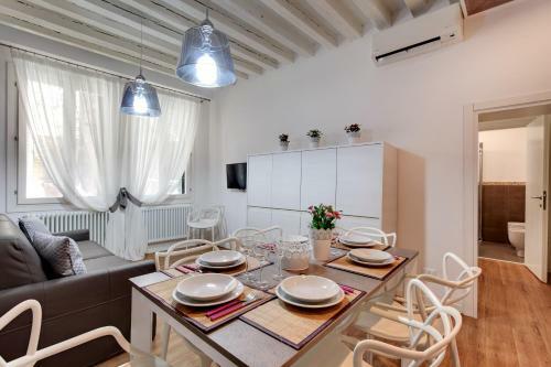 Charming Castello Apartments
