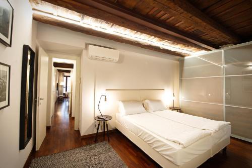 Santa Cecilia Apartment