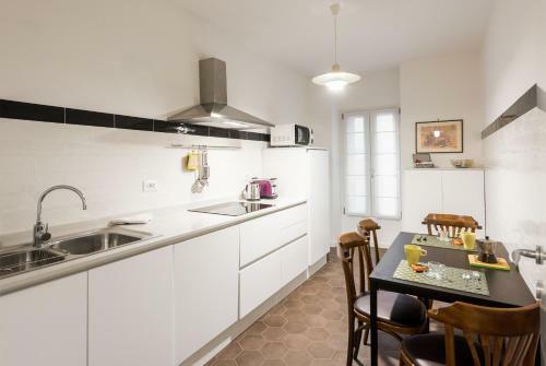 Isolo Holiday Apartment