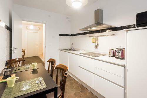 Isolo Holiday Apartment