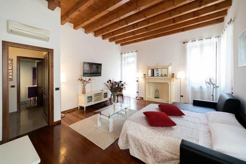 Black Stone Apartments (residenze Del Cuore)