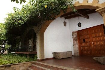 Hotel La Casa Rosal�a