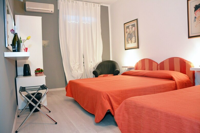 City Hotel