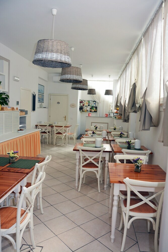 City Hotel