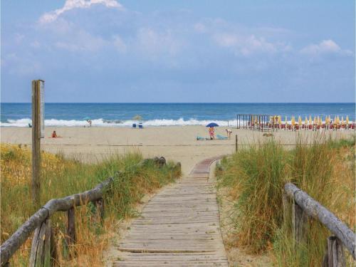 Two-bedroom Apartment In Viareggio -lu-