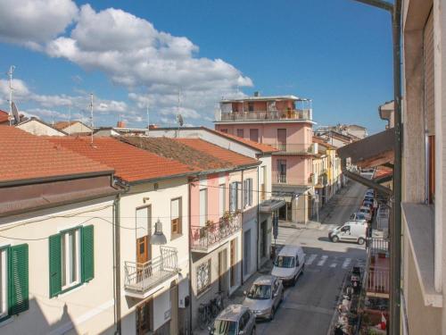 Two-bedroom Apartment In Viareggio -lu-