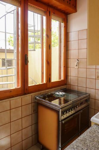Cottage In Torre Dell'orso With Garden M198