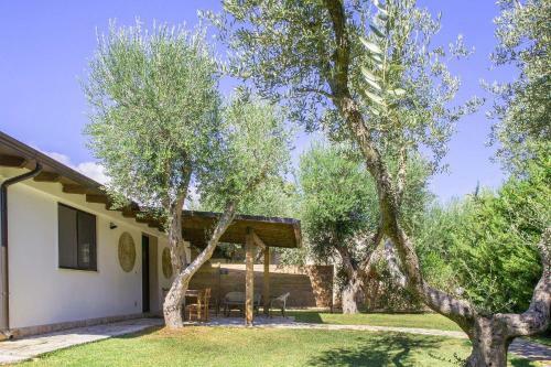 La Villa Apartments