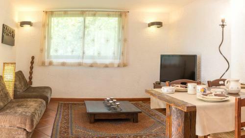 La Villa Apartments