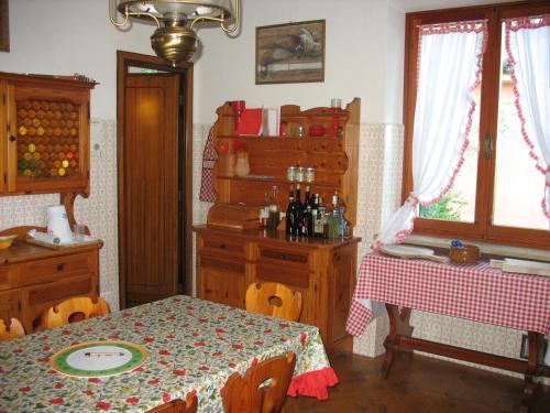 Torri Del Benaco Villa Sleeps 8 Pool Air Con Wifi