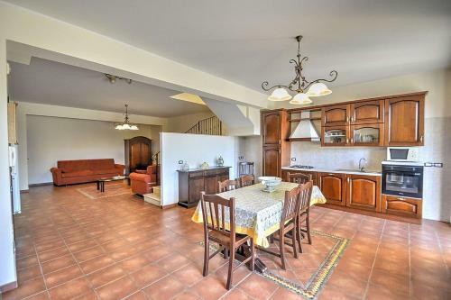 Trecastagni Villa Sleeps 16 Pool Air Con Wifi